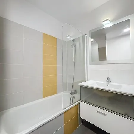 Apartment 3840-t2 Dans Avec Piscine *