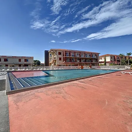 3840-t2 Dans Avec Piscine *